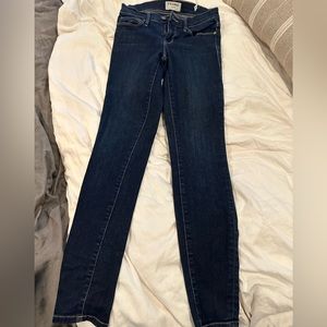 FRAME Le skinny mid to low rise skin jean size 26
